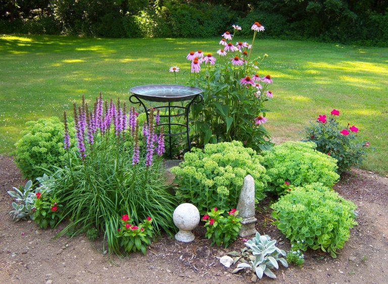 Lawn Decor Tips Provide Your Lawn & Garden Decor a